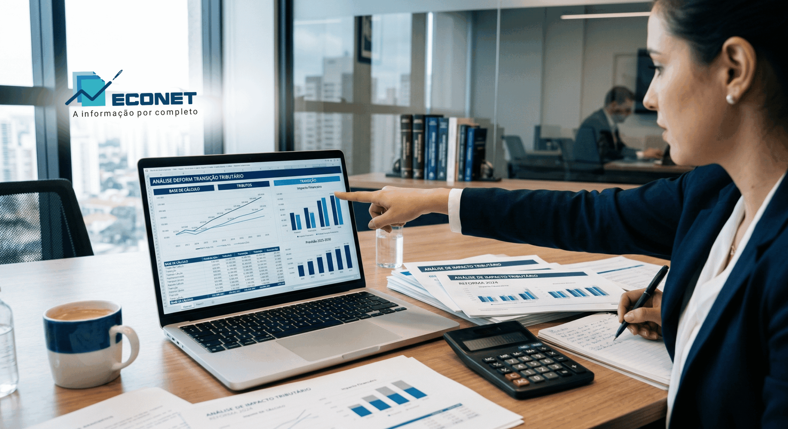 Executiva analisa dados de negócios em gráficos de barras e linha em um laptop durante reunião de trabalho executiva no escritório.